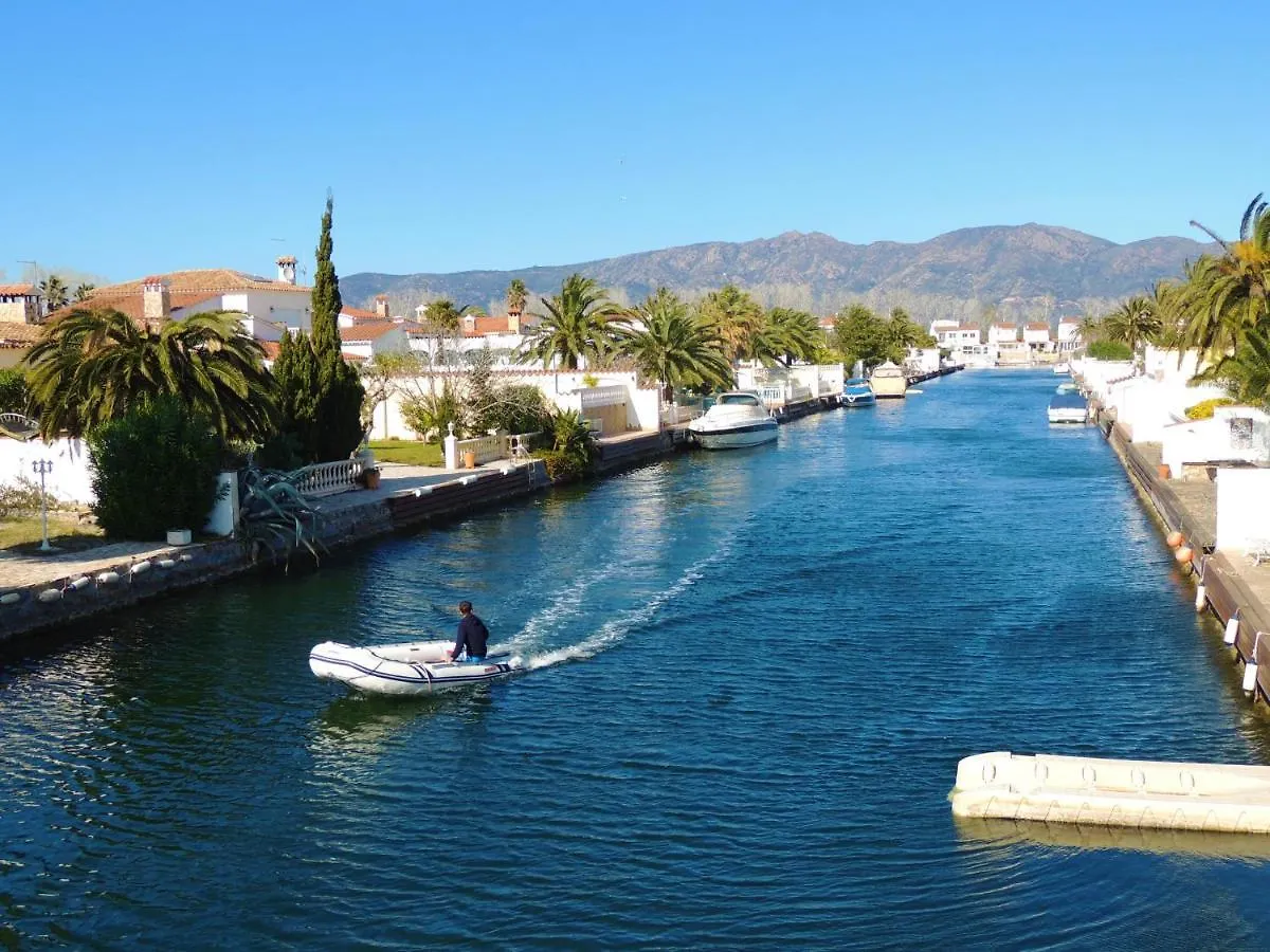 Holiday home Port Petit 10 Empuriabrava Amarre 3X8 -Immo Barneda Villa