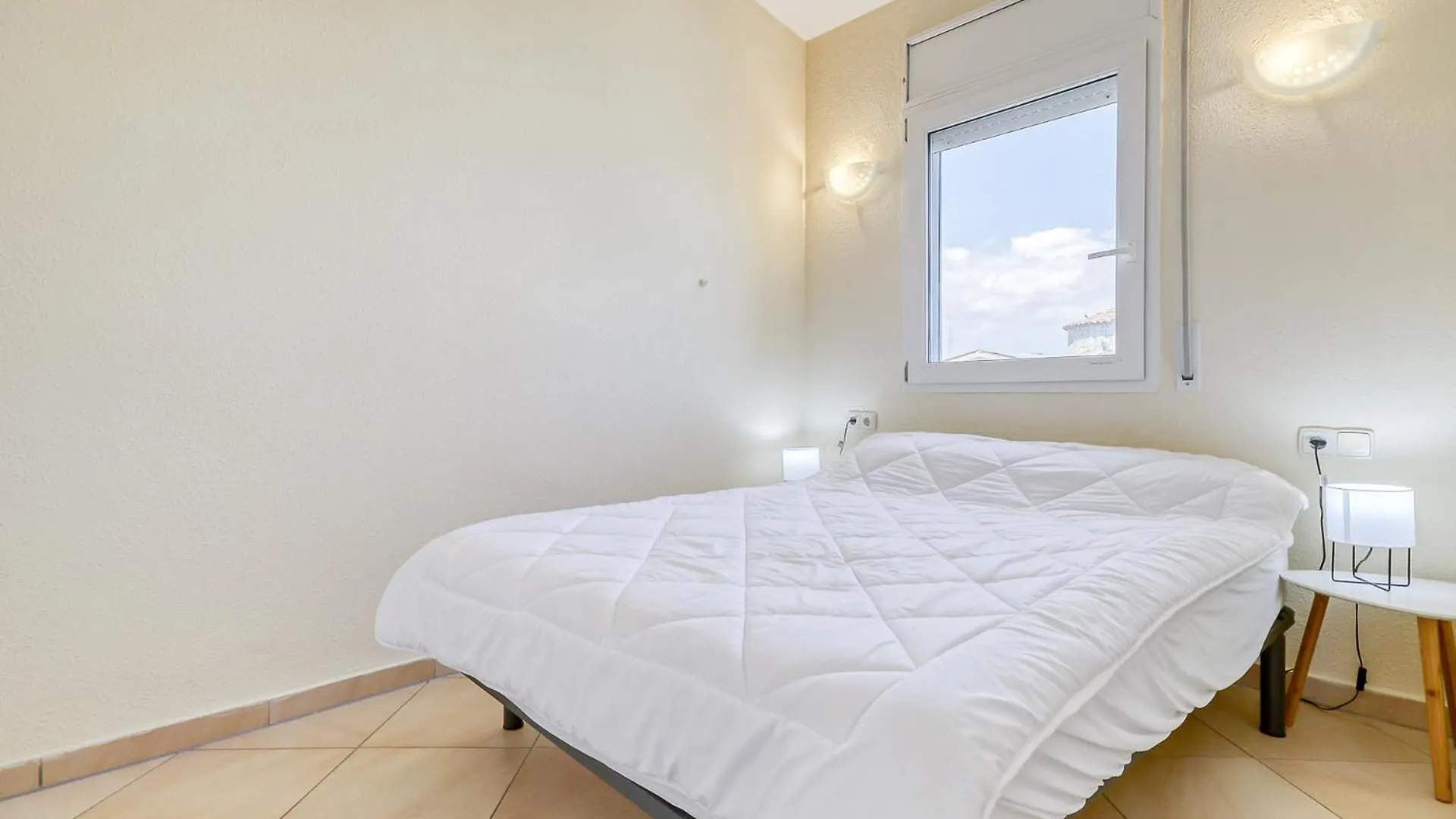 Port Petit 10 Empuriabrava Amarre 3X8 -Immo Barneda Villa 0*,  Spain